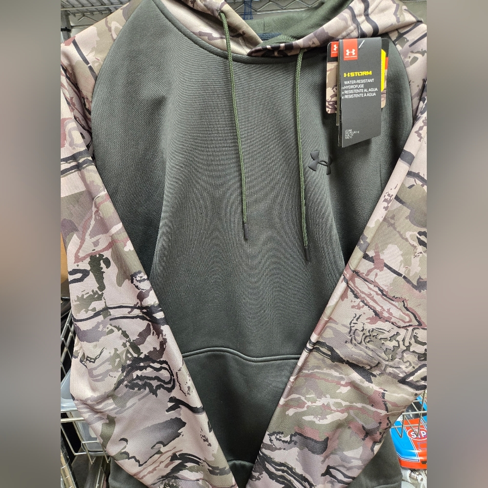 Under Armour Mens Camo hoodie large